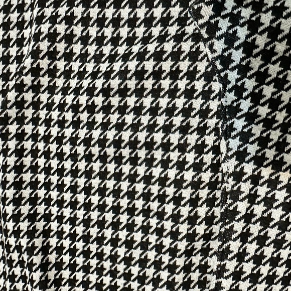 2 piece set in black and white dog tooth print - Picture 6 of 7